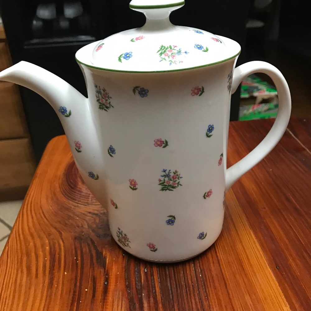 Sadek Petite Fleur Coffee Pot and Creamer